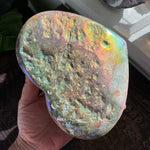 Herzförmiger Kristall in Engel Aura Farbe
