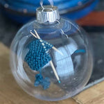 Strickball Weihnachtsornamente zur Dekoration für den Baum
