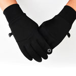 FrostGuard – Keep your hands warm and connected in the cold