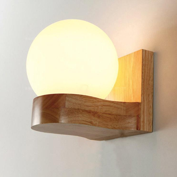 Skandinavische Wandlampe aus Holz mit Glas-Schirm – 1 Licht