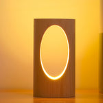 Komfortable Holz-Tischlampe mit LED-Beleuchtung