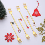 Geschenkset aus Metalllöffeln für Weihnachtsdekorationen zuhause