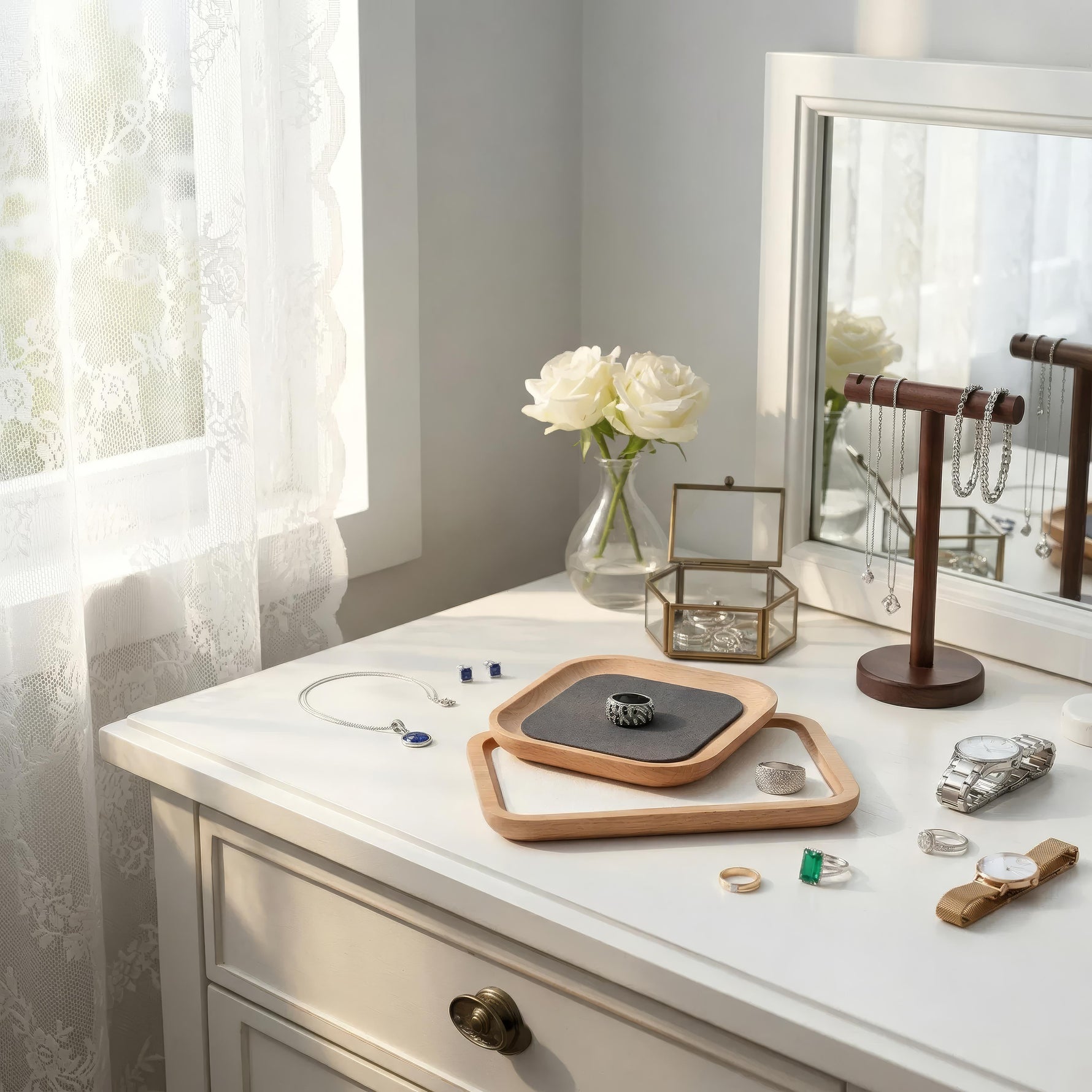 Elegant Wooden Tray for Jewelry – Stylish Storage Solution