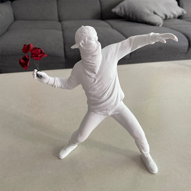 Blumen-Randalierer Dekorationsfigur von Banksy
