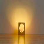 Komfortable Holz-Tischlampe mit LED-Beleuchtung