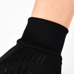 FrostGuard – Keep your hands warm and connected in the cold