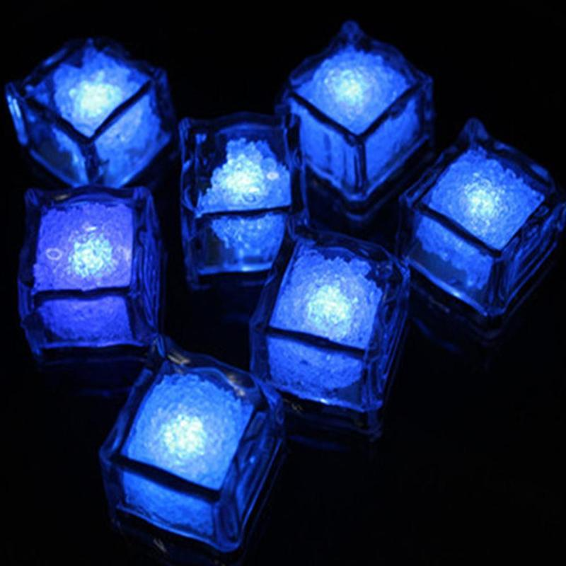 Bunte LED-Eiswürfel mit Wasseraktivierung