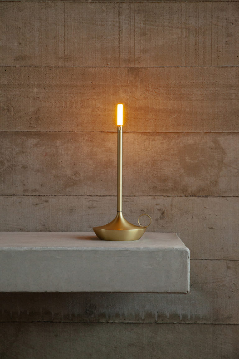 Elegante Tischlampe für flexible Beleuchtung