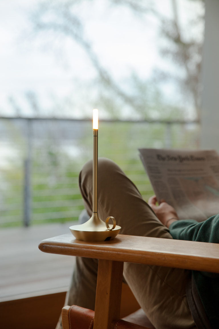 Elegante Tischlampe für flexible Beleuchtung