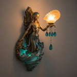 Künstlerische Wandlampe mit LED-Beleuchtung für magische Akzente