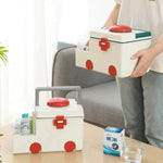 Tragbare Medikamentenbox in Form eines Krankenwagens