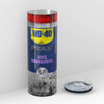 Thermo-Becher mit schmutzigem Muster