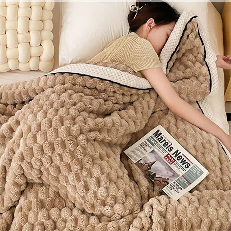 Ultra-Soft Reversible Blanket for Ultimate Comfort