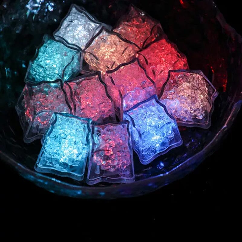 Früher Weihnachtsverkauf: LED Eiswürfel Badspielzeug (12 Stück)