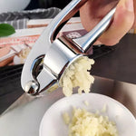 Hochwertiger Knoblauchpresser aus Edelstahl für müheloses Kochen