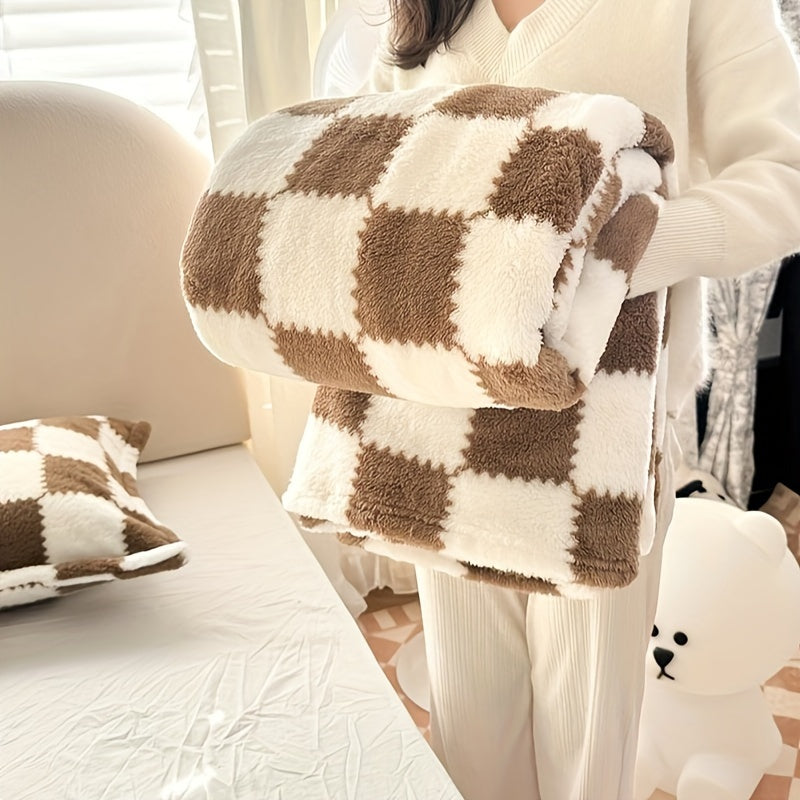 Classic Plaid Blanket – Soft, Warm, and Versatile for Home and On the Go