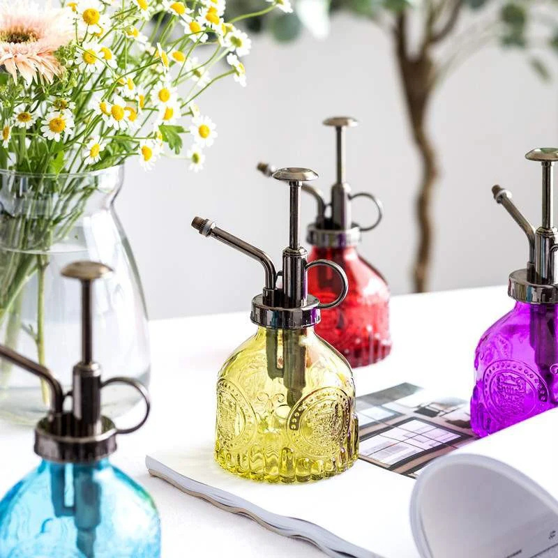 Vintage Sprühflasche aus Glas von BloomMist Voltyx