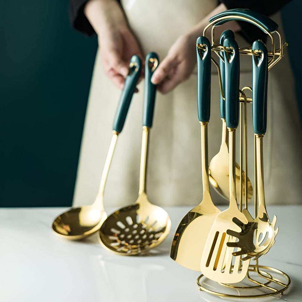 Elegantes Edelstahl-Besteckset in Gold