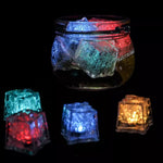 Früher Weihnachtsverkauf: LED Eiswürfel Badspielzeug (12 Stück)