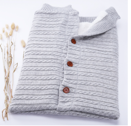 Gefütterter Babyschlafsack mit Kapuze – Weicher Strickstoff