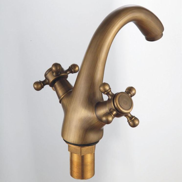 Stilvolle Badezimmerarmatur mit Kreuzgriffen in Goldchrom