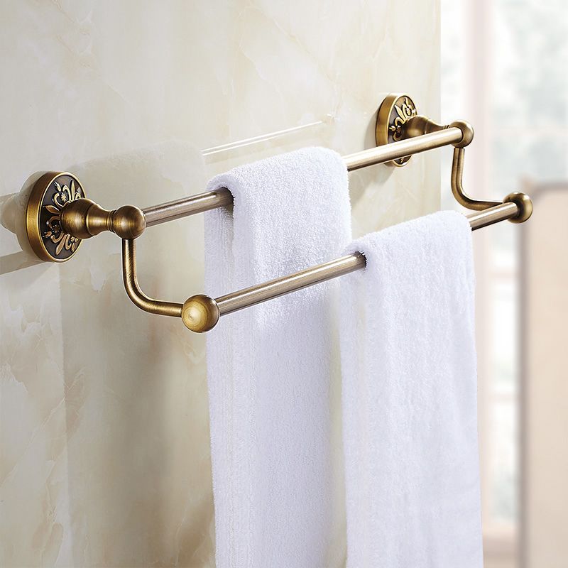 Elegantes Badezimmer-Zubehörset aus Metall für stilvolle Räume