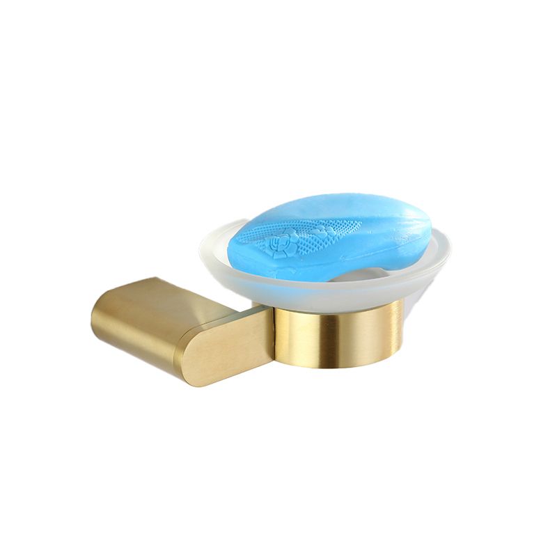 Elegantes Badezimmer-Set mit goldenen Handtuchhaltern
