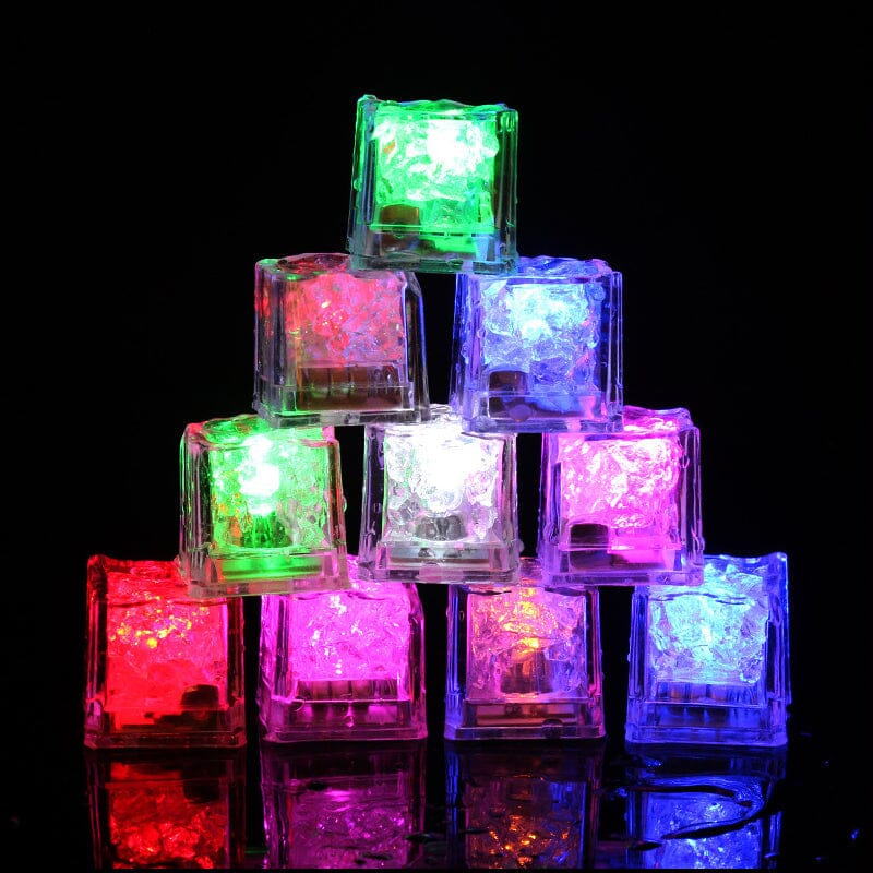 Früher Weihnachtsverkauf: LED Eiswürfel Badspielzeug (12 Stück)