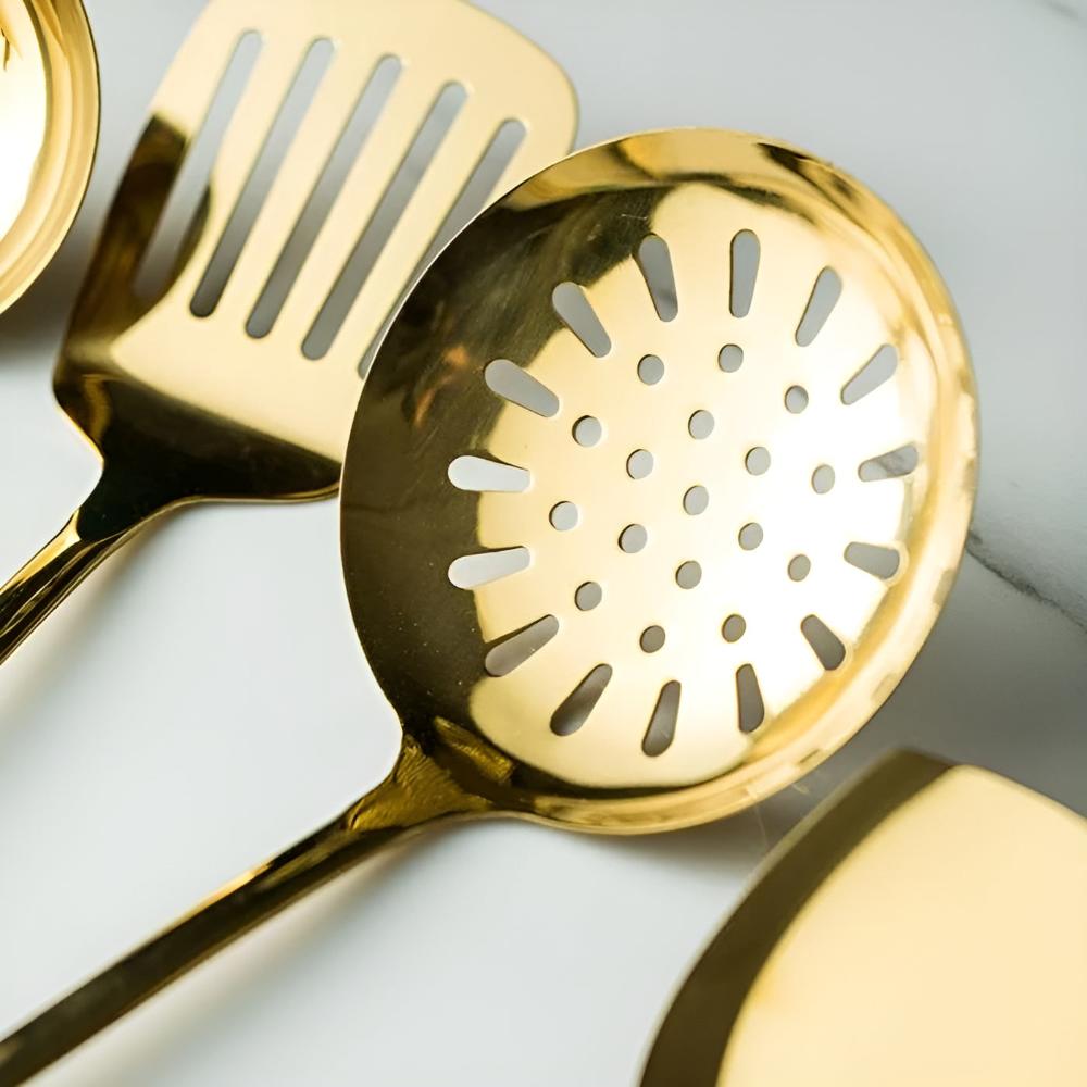 Elegantes Edelstahl-Besteckset in Gold