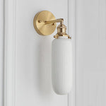 Wandleuchte aus Messing mit geriffeltem Glas – Stilvoll und Modern