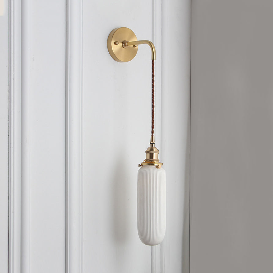 Wandleuchte aus Messing mit geriffeltem Glas – Stilvoll und Modern