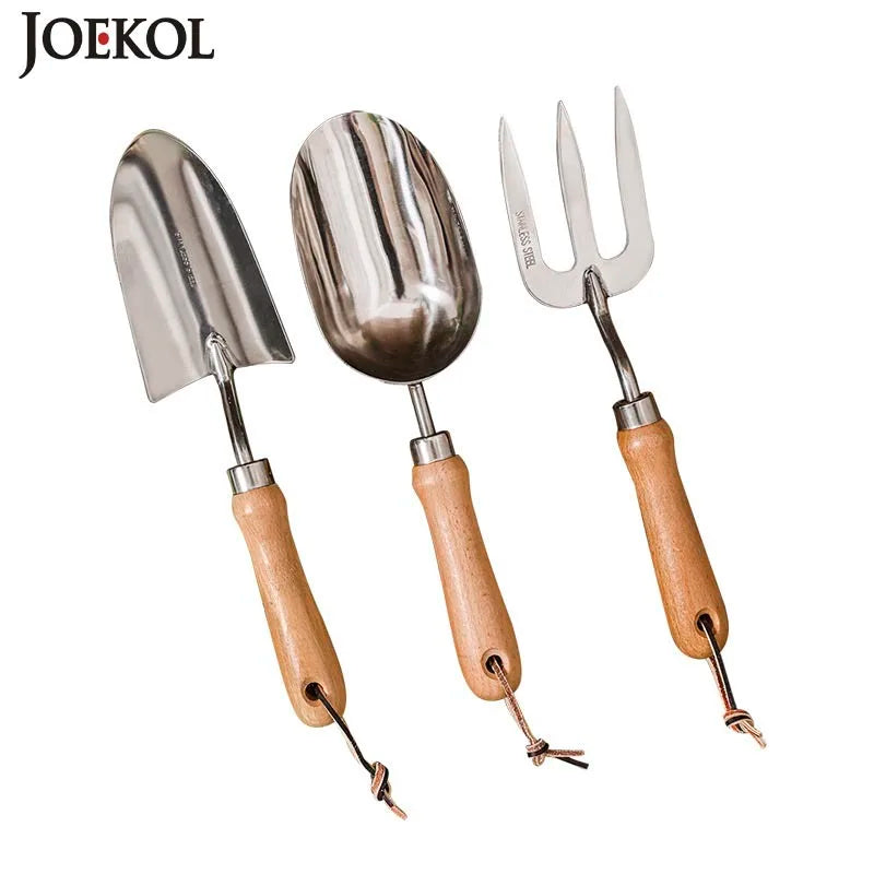 High-quality 5-piece garden tool set with ergonomic handles