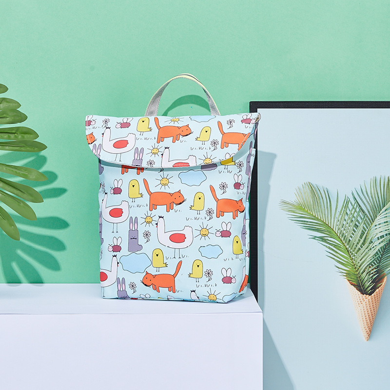 Windeltasche mit Reißverschluss – Wasserdichter Wetbag für den Kinderwagen