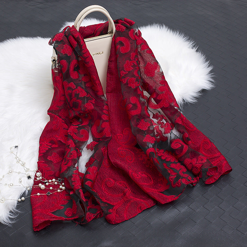 Blütenzauber | Eleganter Seidenschal mit floralen Motiven