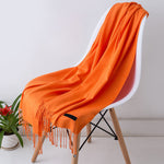 Luxurious cashmere scarf with an elegant design