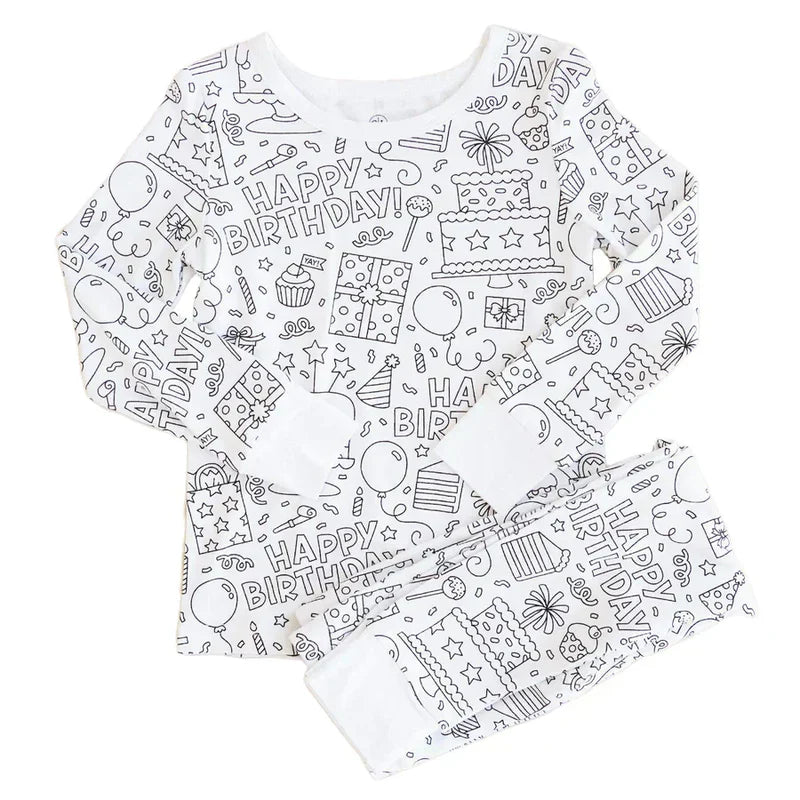 Selbstgestaltbarer Kinderpyjama zum Ausmalen
