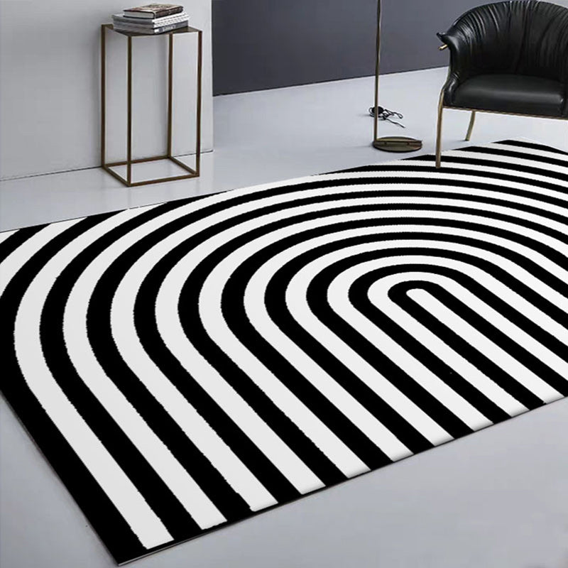 Moderne Schwarz-Weiß Spiralmuster Teppich