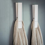 Praktischer Handtuchhalter aus Holz mit Clip