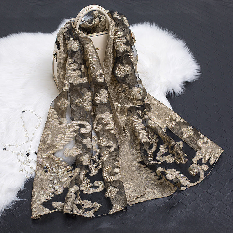 Blütenzauber | Eleganter Seidenschal mit floralen Motiven