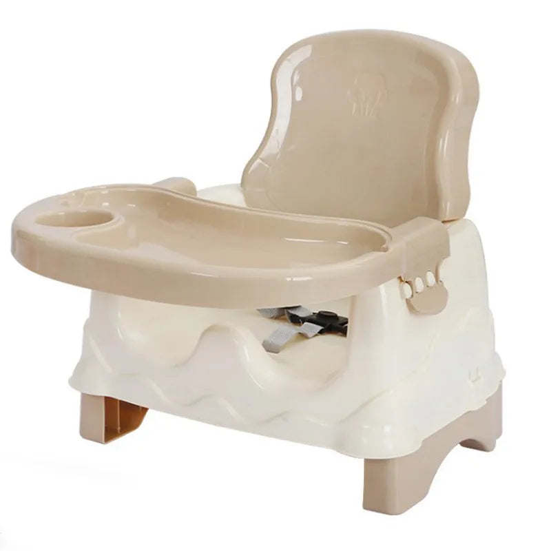 Baby-Hochstuhl mit Tisch und Sicherheitsgurt – vielseitig einsetzbar