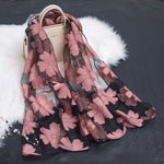 Blütenzauber | Eleganter Seidenschal mit floralen Motiven