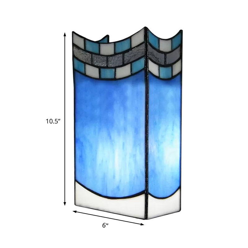 Elegante Tiffany-Wandlampe mit Buntglas-Schirm für Innenräume