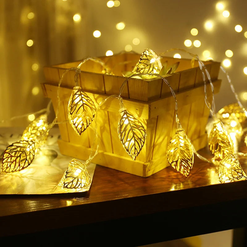 LightDream LED Garland | 10 or 20 LEDs | Warm White or Multicolor | Leaf Design | Battery Powered & Waterproof | Perfect for Parties and Decoration