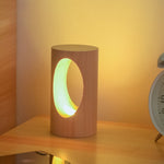 Komfortable Holz-Tischlampe mit LED-Beleuchtung