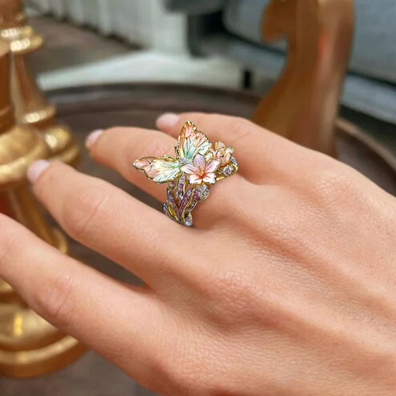 Ring mit Schmetterlingsblüte