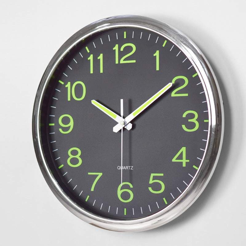 Elegante Wanduhr mit LED-Beleuchtung – Zeitloses Design