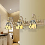 Elegantes 3-Lampen Wandlicht mit Tiffany-Design für Ihr Badezimmer