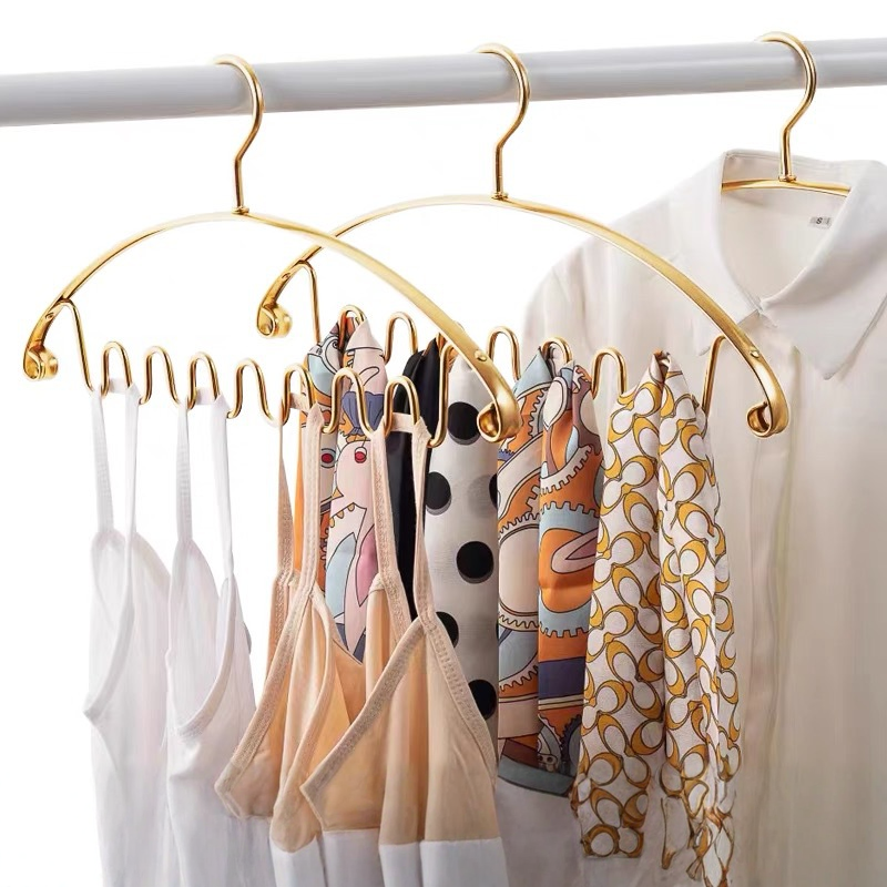 Stylish Organization – Aluminum Hangers in a Set of 5