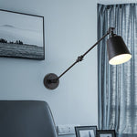 Wandleseleuchte mit 2-Gelenk-Schwenkarm in Schwarz/Weiß – Nordic Design