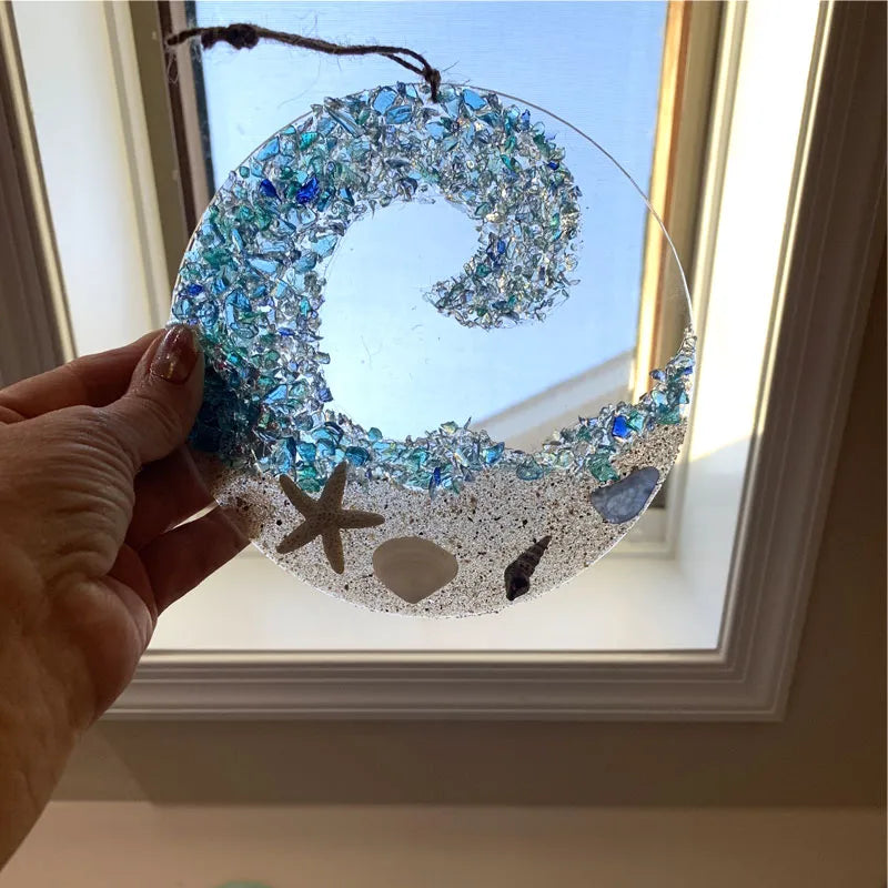 Glitzernde Meereswelle | Handgefertigter Sonnenfänger für Fenster